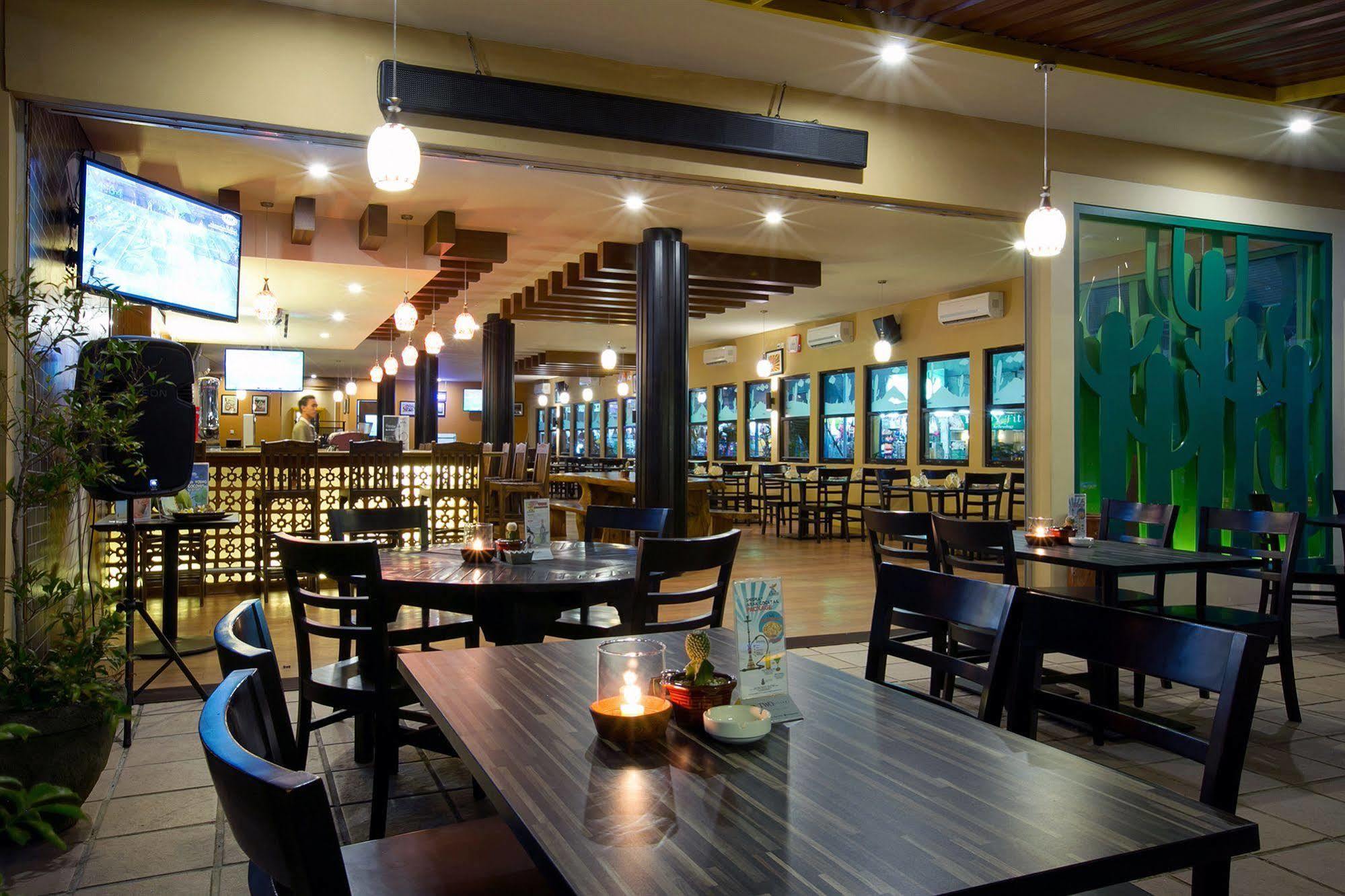 באלי Kuta Station Hotel And Spa מראה חיצוני תמונה